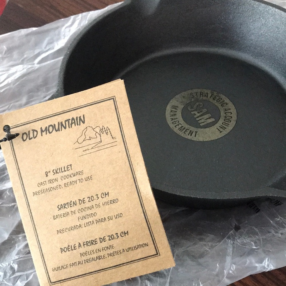 NWT 8” Old Mountain Iron Pre Seasoned Skillet